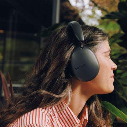 Person wearing Sonos Ace Ultra in Black outdoors